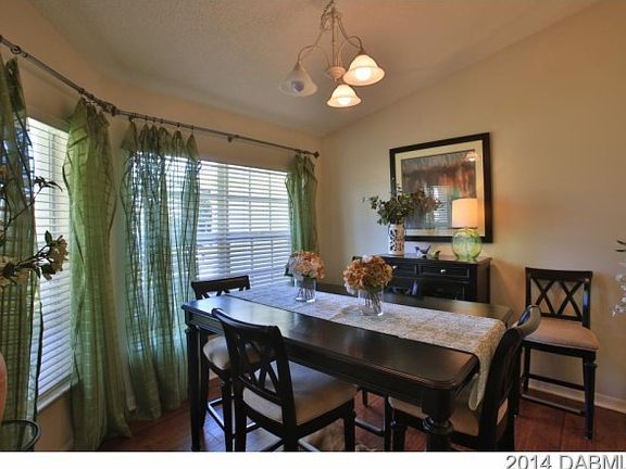 3rd image of 3122 Victory Palm Dr