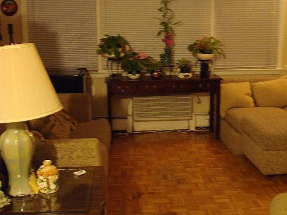 2nd image of 1318 W Lunt Ave #301