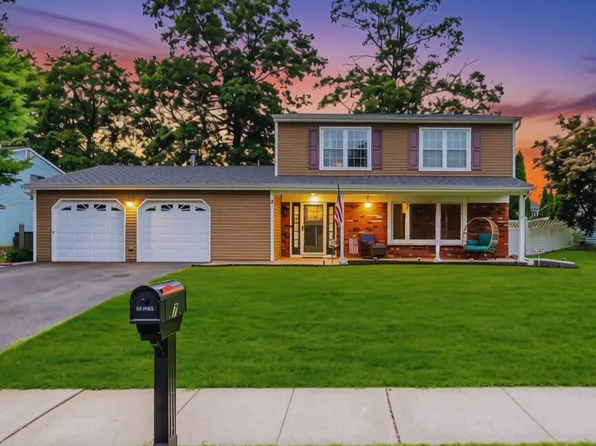 7 Moss Haven Way, Howell, NJ 07731