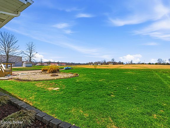 5th image of 110 Allen Lake Rd