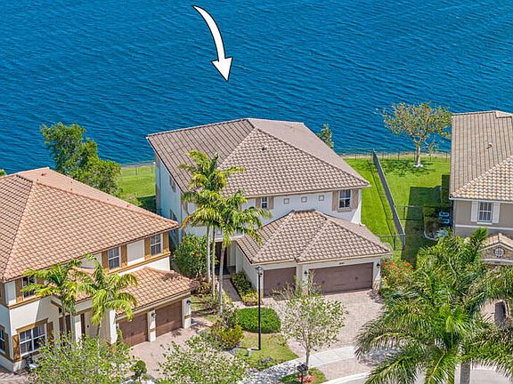 3rd image of 8691 Lakeside Bend