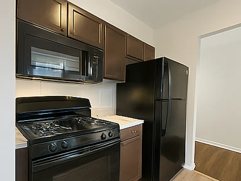 Riley Realty Apartments — Photo 23