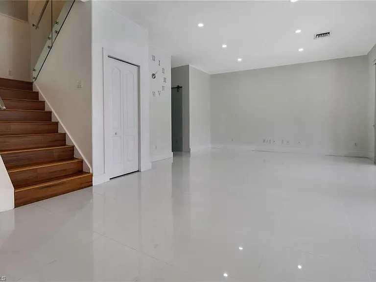 8271 Laurel Lakes Way — Photo 12