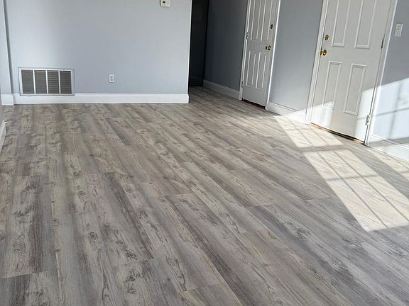 4th image of 26 Saratoga Ave #3