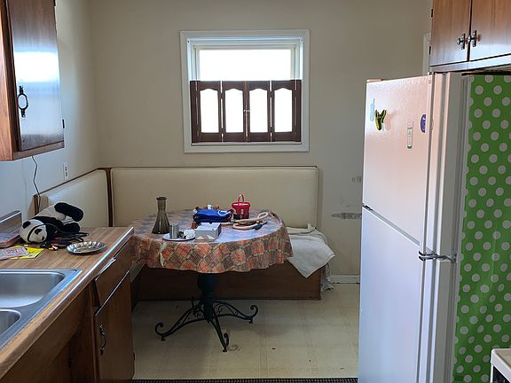 4th image of 8614 Salem Ln