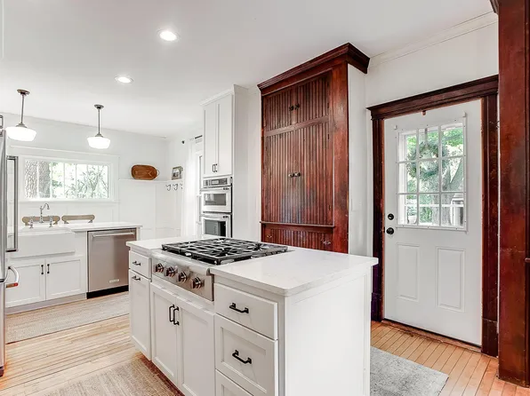 5434 Williston Rd, Minnetonka, MN 55345