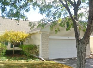 324 Normandie Dr, Sugar Grove, IL 60554