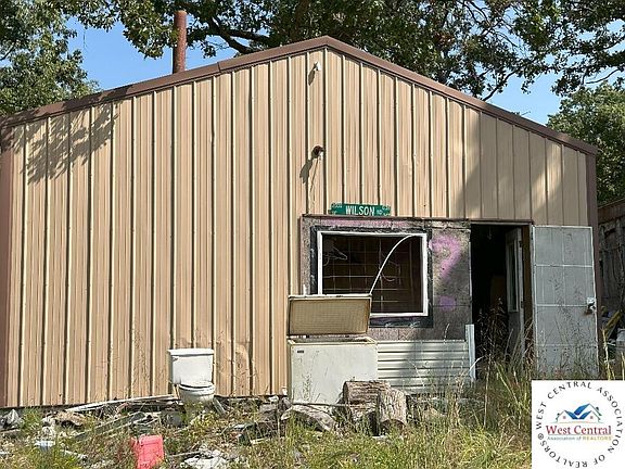 5th image of 35922 Jackman Ave