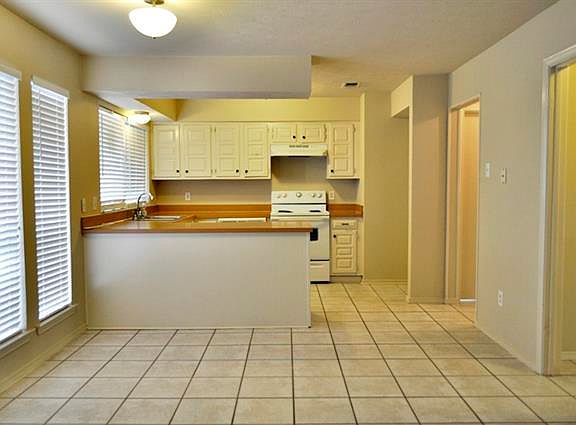 4th image of 1707 Baltimore Dr