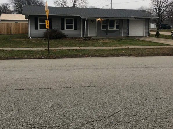 1601 Crescent Dr, Champaign, IL 61821