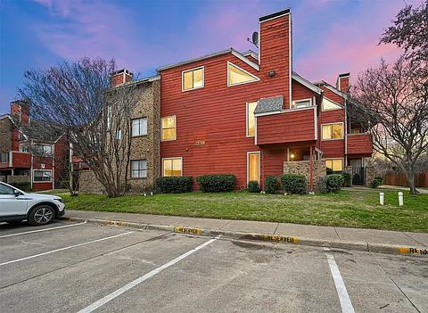 3rd image of 9825 Walnut St #206