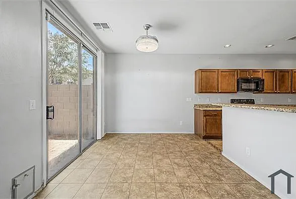3 bed, 1534 sqft, $2,100 — Photo 2