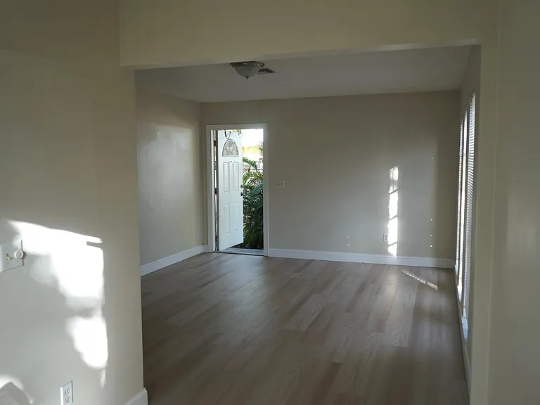 1957 Liberty St #1 — Photo 6