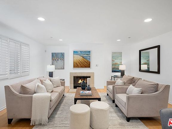 3rd image of 1212 Ocean Park Blvd Unit 19