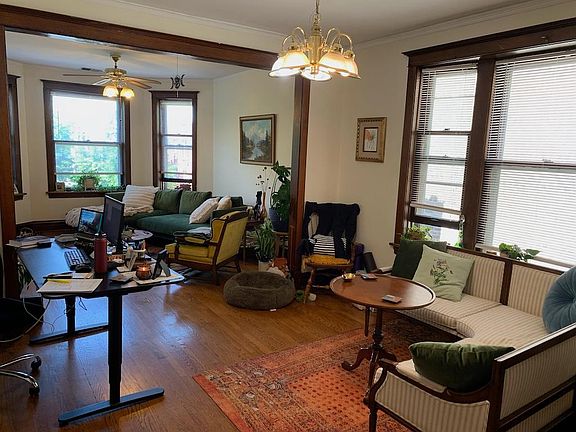 3rd image of 1133 W Wellington Ave #3F