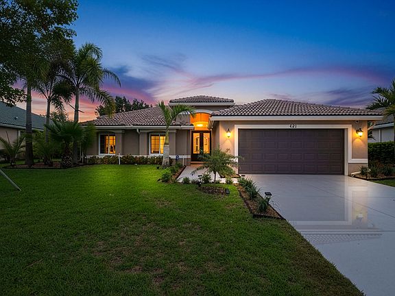 2nd image of 421 SW Crabapple Cove