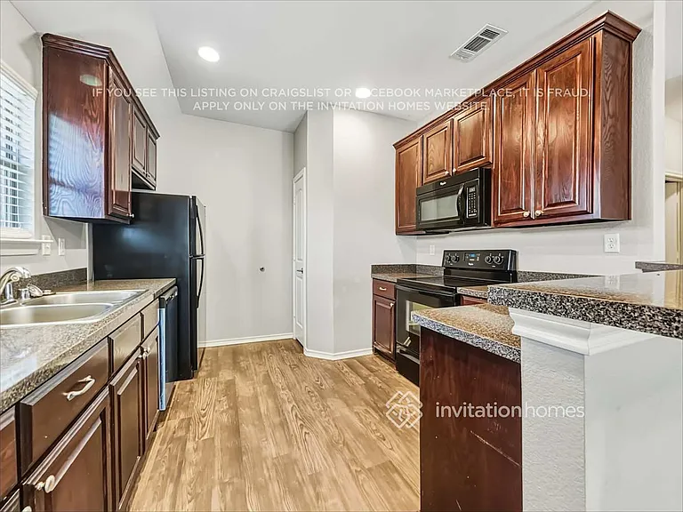 413 Windridge Dr — Photo 7