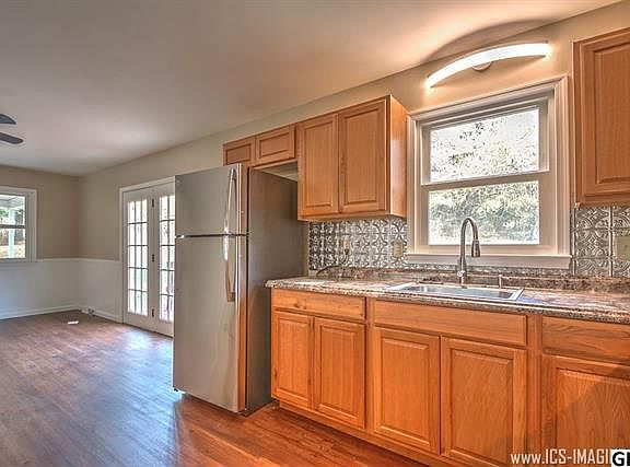 4th image of 40 Westerlau Dr