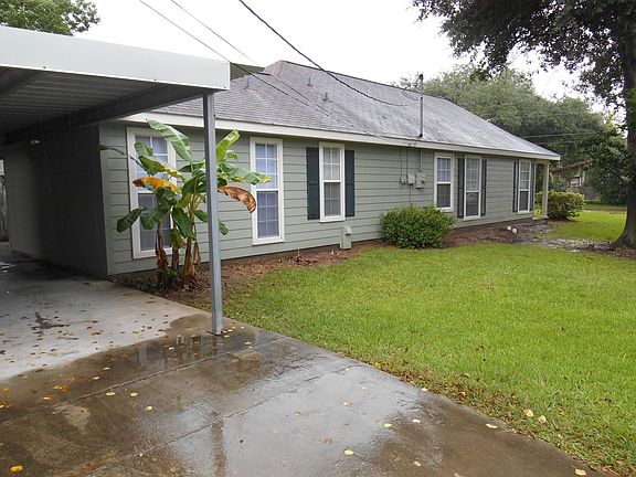 2nd image of 301 Overhill Dr