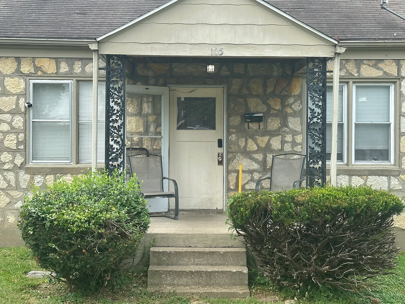4 bed, 1274 sqft, $1,675 — Photo 2
