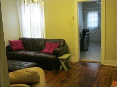 3rd image of 105 Penfield Pl