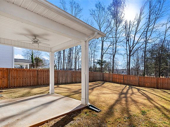 3rd image of 135 Highland Park Ct