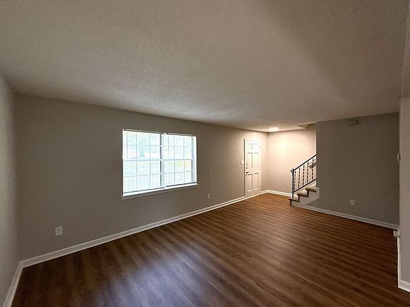 2nd image of 10953 Park Rd