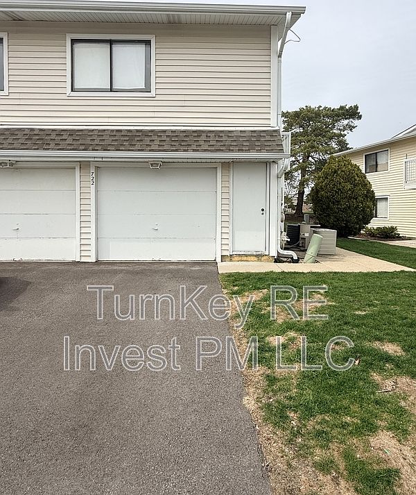 1st image of 722 Whitesail Dr #1