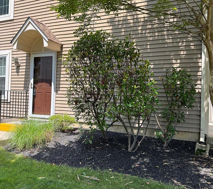 1st image of 1701 Aberdeen Ln
