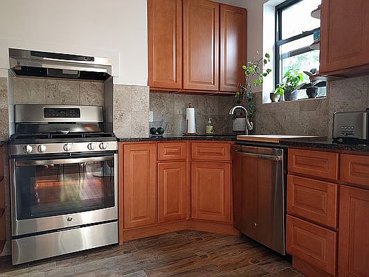 1st image of 667A 5th Ave #3