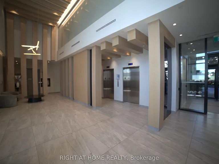 86 Dundas St E #725 — Photo 2