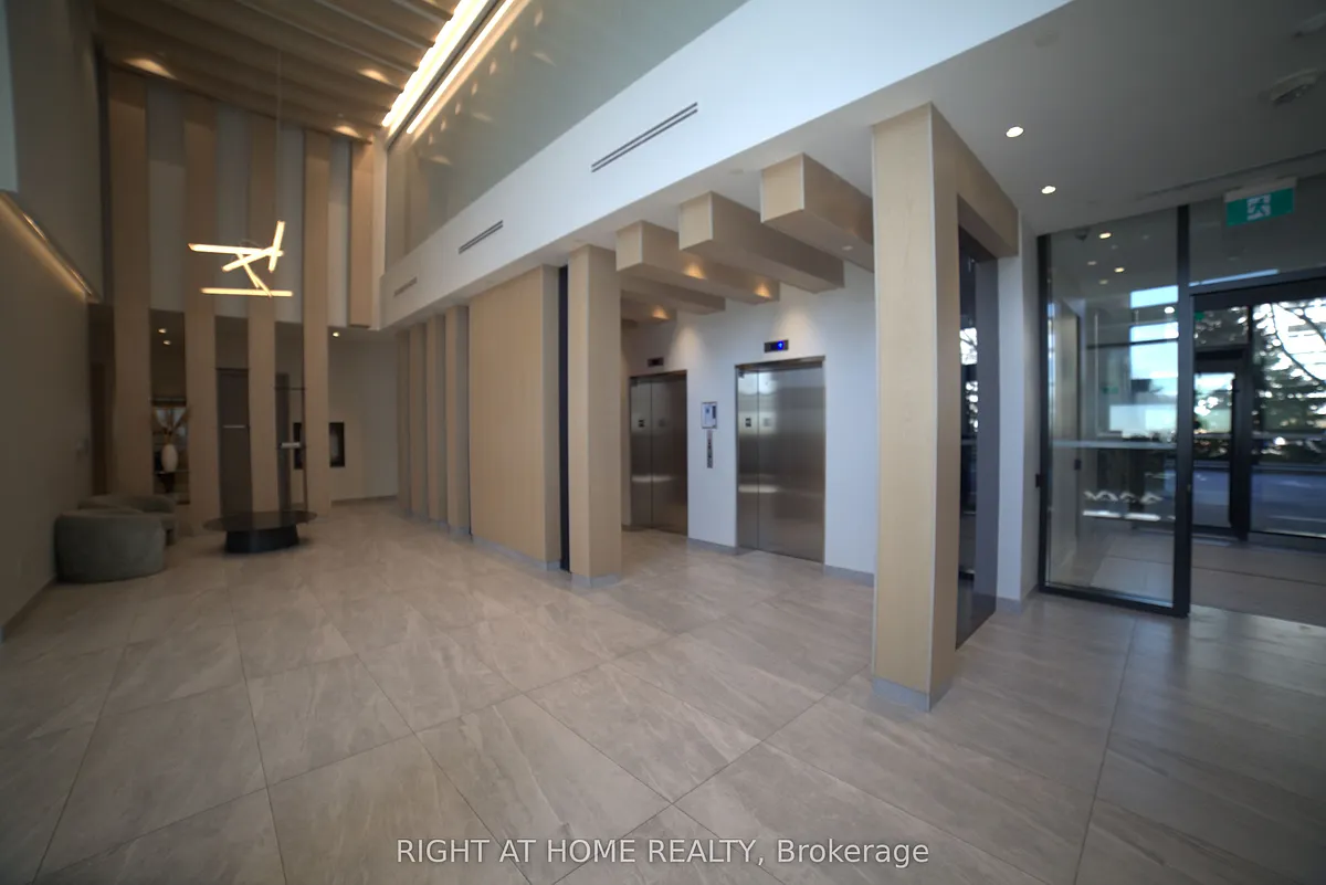 Building Photo - 86 Dundas St E #725