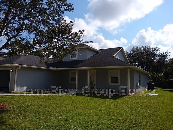 2nd image of 733 NE Lanfair St