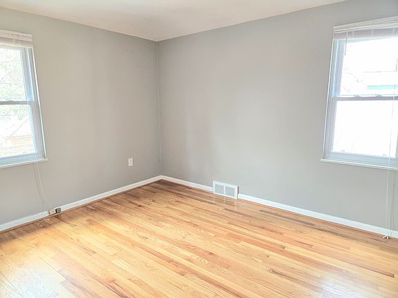 3rd image of 222 Buena Vista Ave #1