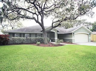 109 Oakwood Dr, Largo, FL 33770