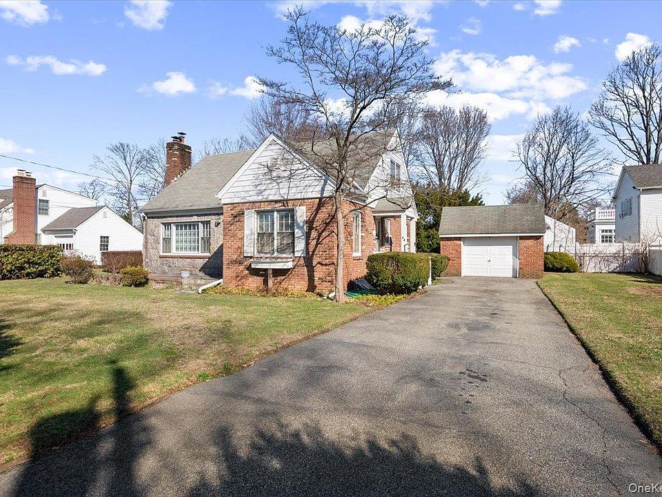 1st image of 12 Maple Avenue