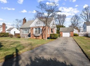 12 Maple Ave, Bethpage, NY 11714