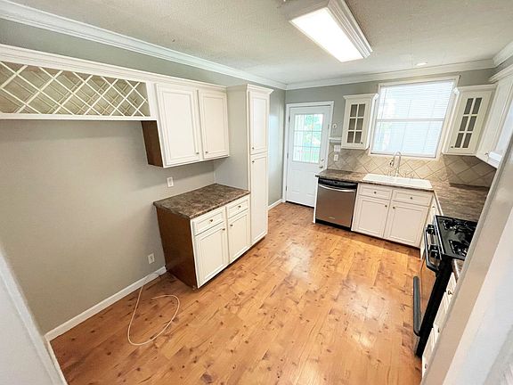5th image of 2512 Avenue A
