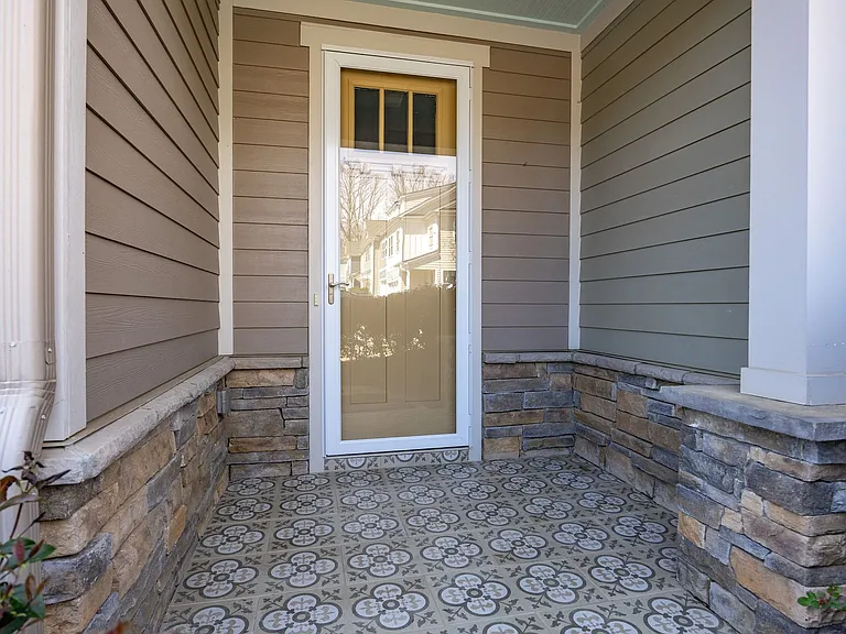 4 Tatum Ln — Photo 38