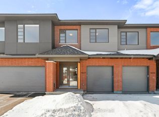 1003 Kitigan Grv, Ottawa, ON K2K0M9