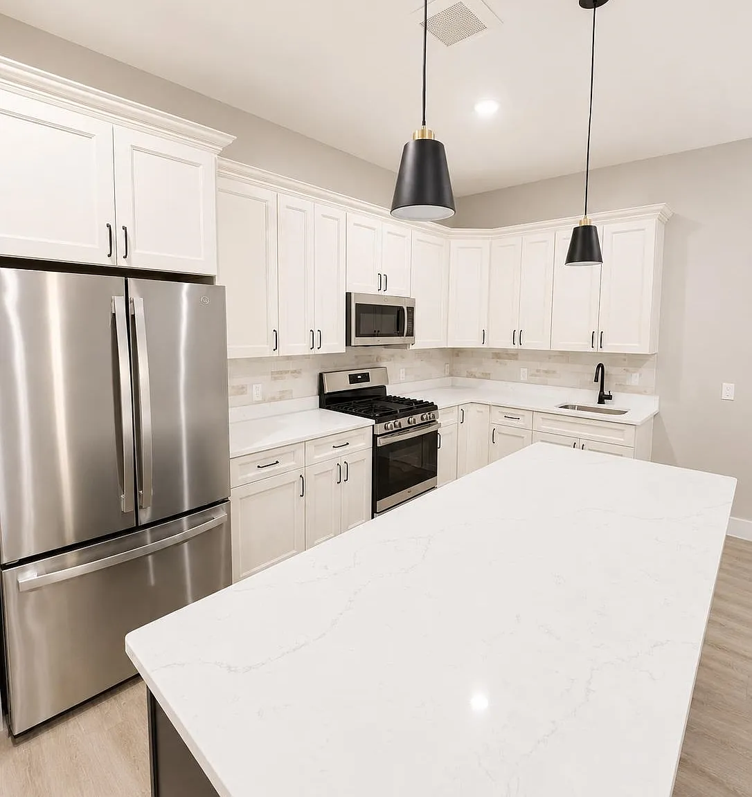 2 bed, 2.0 bath, 1100 sqft, $3,350 — Photo 1