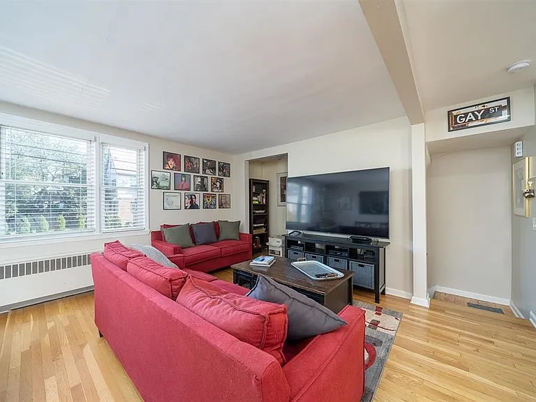 118 W 46th St — Photo 7