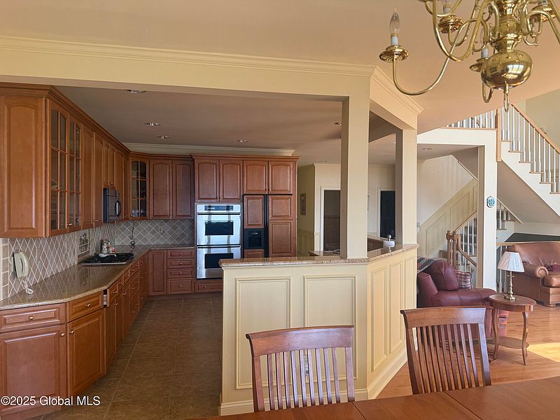4th image of 29 Cliffside Drive