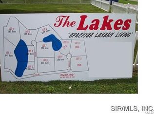 3801 Lake Ct, Trenton, IL 62293