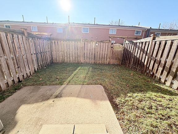 4th image of 301 Edgewood St #31