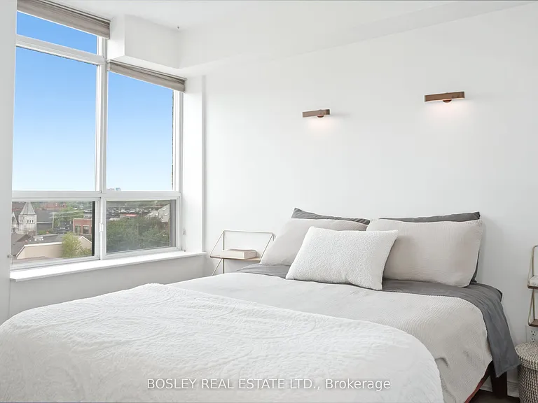 140 W Bathurst St #803 — Photo 16
