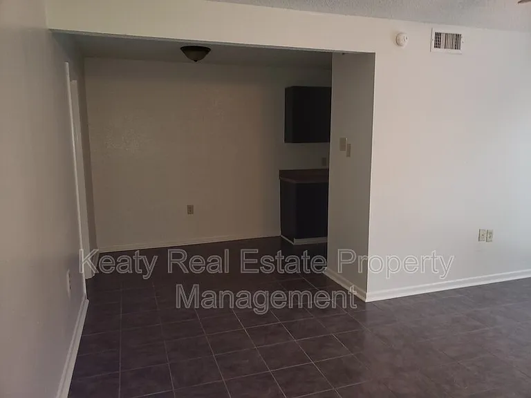809-3 Fox Run Dr — Photo 7