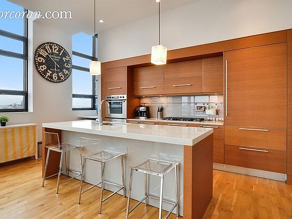 3rd image of 360 Furman St APT 641