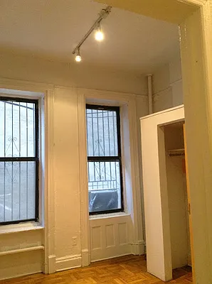 Rented by Frank Valvo Real Estate | media 11