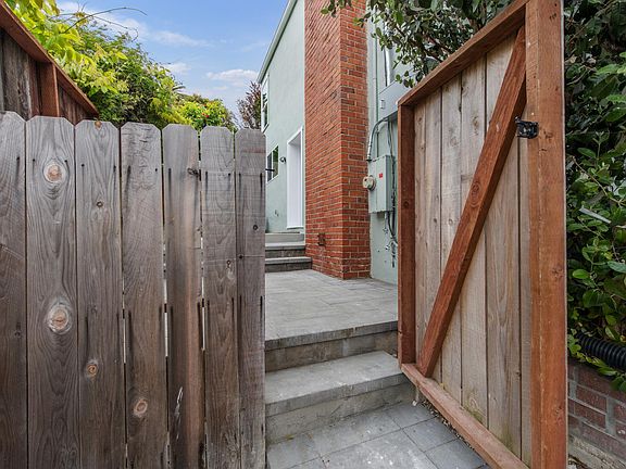 5th image of 16026 Selborne Dr #A